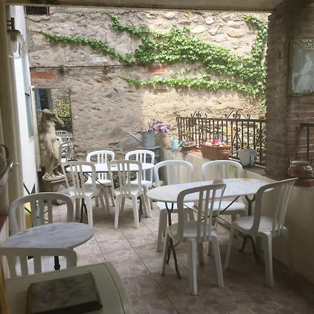 Poppys D'hotes Bed & Breakfast 3*